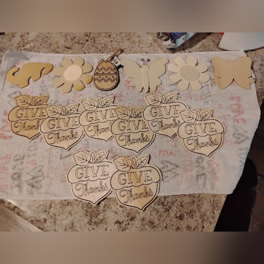 Wooden Paintable Decor Pieces. Arts And Crafts.